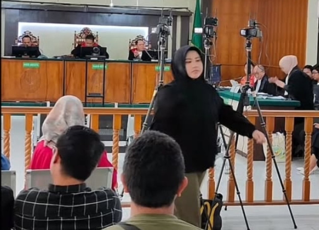 Sosok Nadya Rovin Putri  jadi Sorotan: Anak PNS Gaya Hidup Sultan